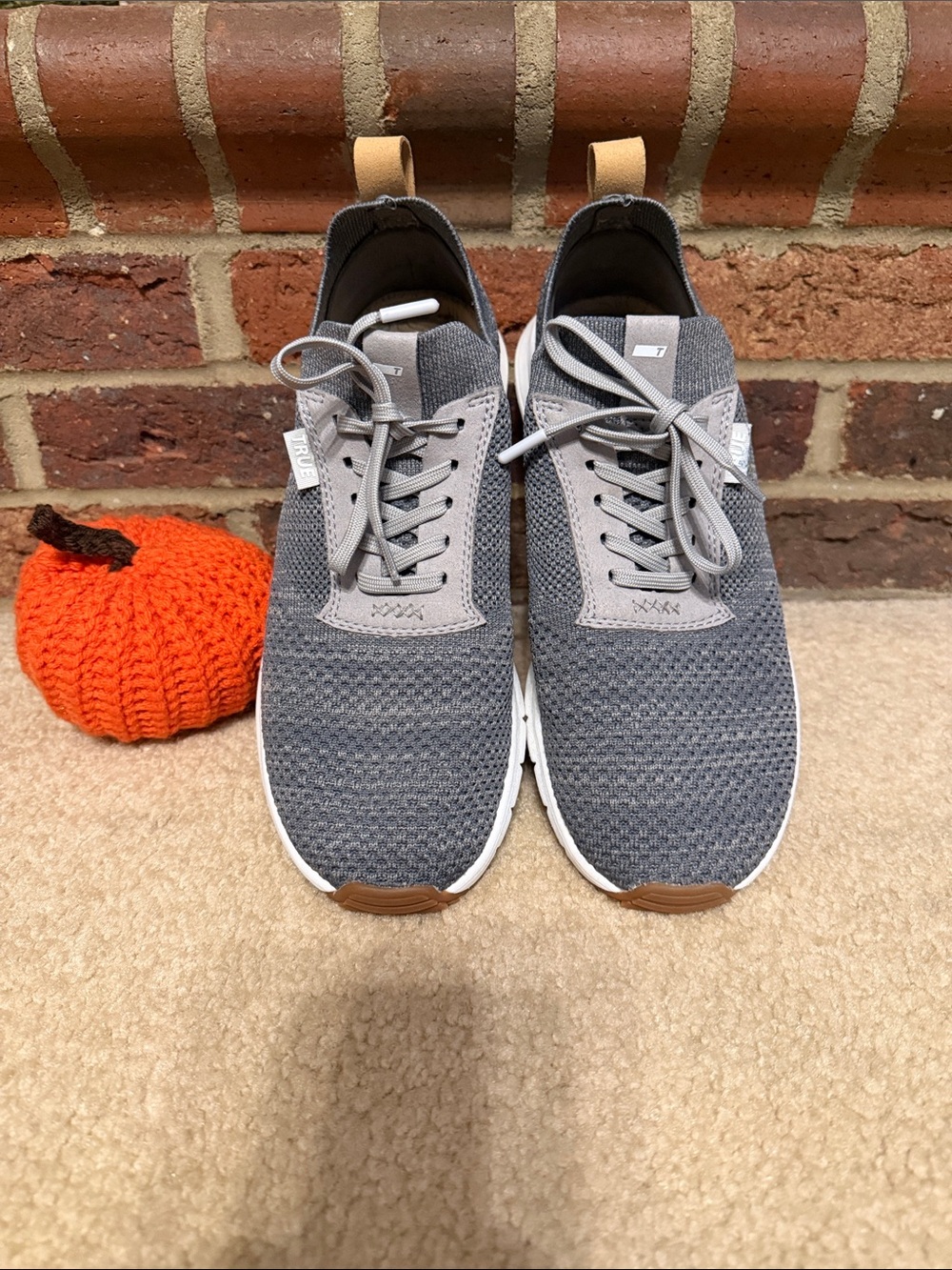 NWOT Men's Gray Knit Lace-Up Sneakers with Tan Heel Pull